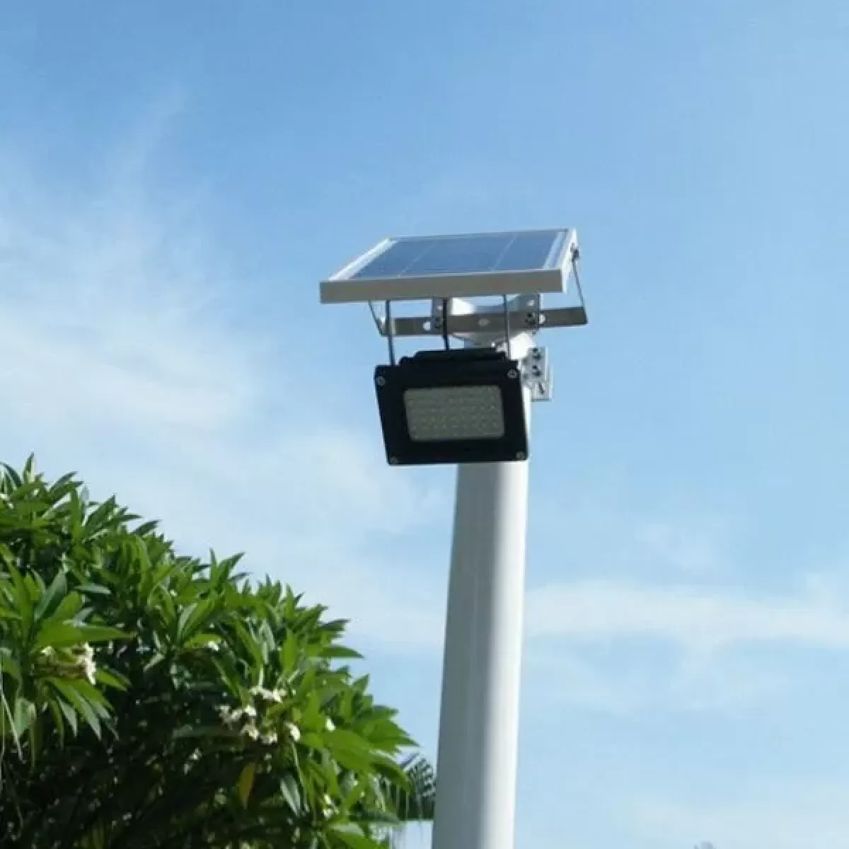 Refletor Solar LED 100W Auto Recarregável Branco Frio