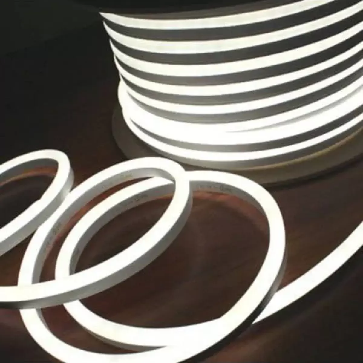 Fita de Led Neon Flex Rolo 50 metros Branco Frio 220v 8MM
